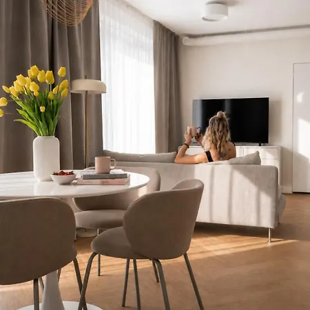 D10 By 2 Bedrooms Διαμέρισμα *