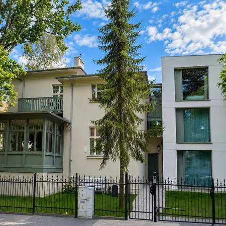 D10 By 2 Bedrooms *