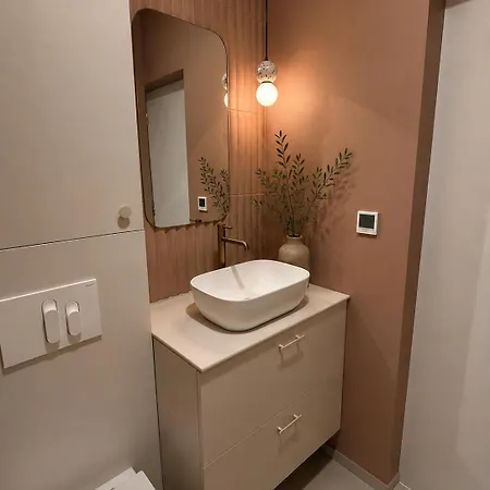 D10 By 2 Bedrooms Apartman *